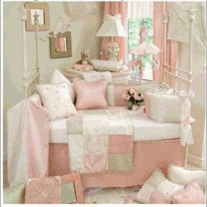 8-piece Glenna Jean Meadow Bedding